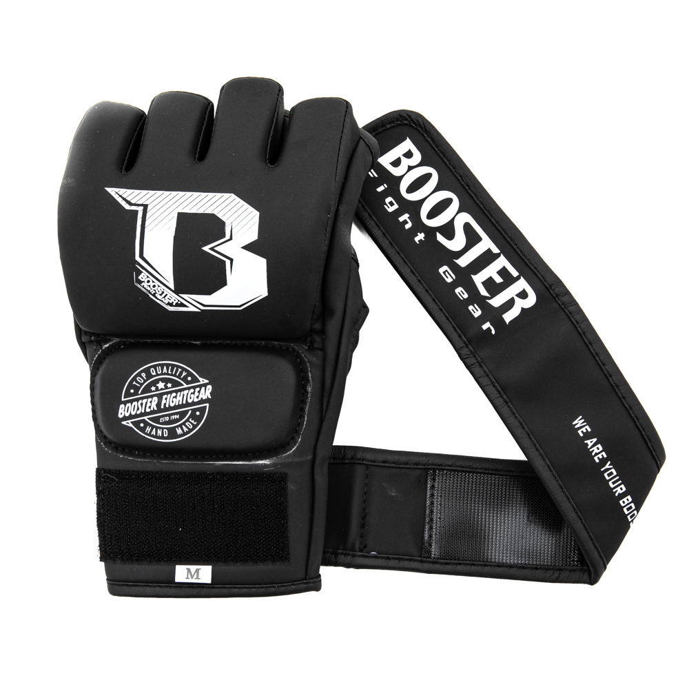MMA Booster Gloves Mãolete preta de desporto de combate com fecho de velcro e marca BOOSTER Fight Gear em branco