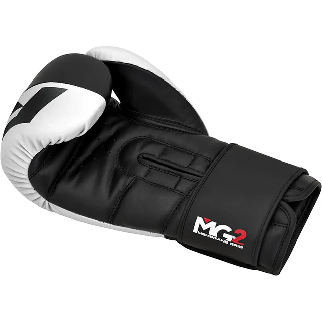 Luvas de boxe pretas e brancas com texto MG2 MEMBRANE GRID