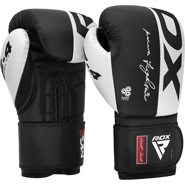 Luvas de boxe preto e branco com texto RDX e FoamX TECH