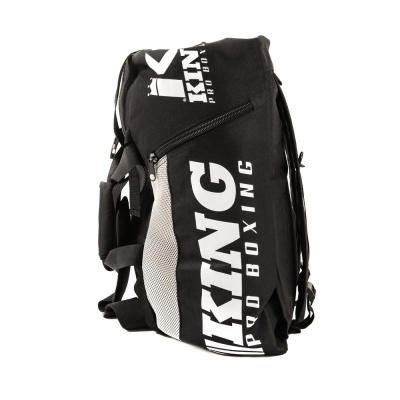 Mochila preta KING PRO BOXING com detalhes em malha branca
