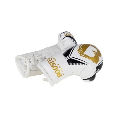 Luvas de boxe brancas com detalhes dourados e pretos