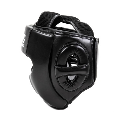 Capacete de proteção desportiva preto acolchoado com tiras ajustáveis