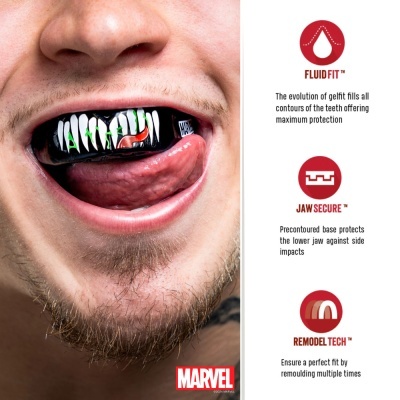 Protector bucal preto com design de dentes de Venom e logótipo MARVEL