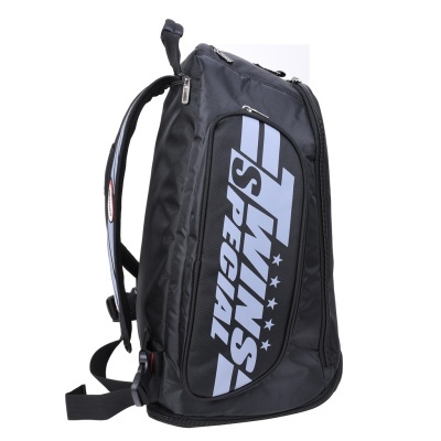 Mochila preta com texto branco TWINS SPECIAL e zippers