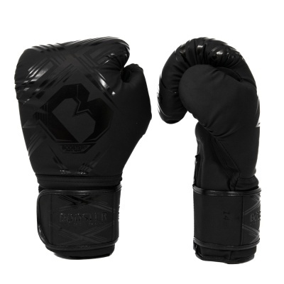 Luvas de boxe pretas da marca BOOSTER com fecho de velcro