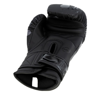 Luva de boxe preta em material sintético com fecho de velcro