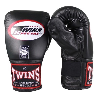 Luvas de boxe pretas com etiquetas de couro e texto Twins Special