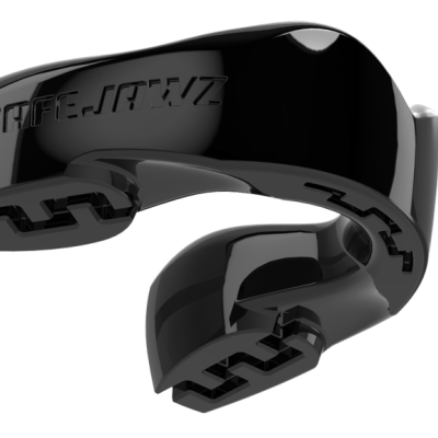 Protetor bucal preto SAFEJAWZ com superfície brilhante e encaixes internos