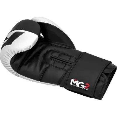 Luvas de boxe pretas e brancas com texto MG2 MEMBRANE GRID