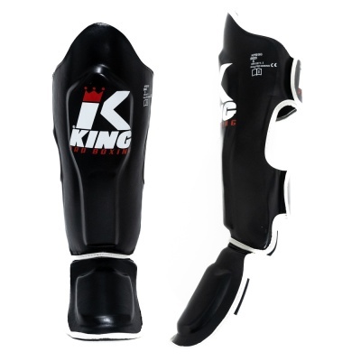 Protetores para canela de boxe pretos com logótipo KING PRO BOXING e detalhes brancos