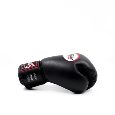 Luvas de boxe pretas com logo 'TWINS SPECIAL'