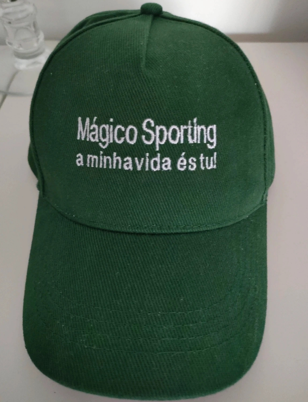 Boné verde com texto bordado branco Mágico Sporting a minha vida és tu
