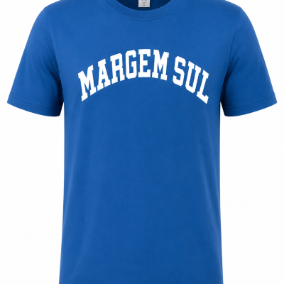 T-shirt azul com texto branco MARGEM SUL no peito