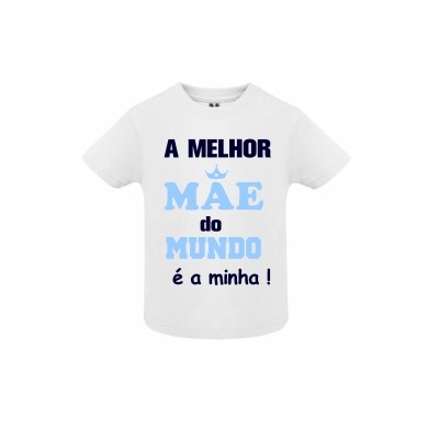 Camisola branca para criança com texto colorido sobre mãe