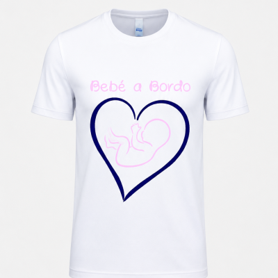 T-shirt branca com estampa de coração azul escuro, bebé rosa e texto Bebé a Bordo.