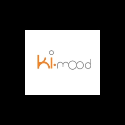 Logótipo ki:mood em laranja e cinzento num fundo branco