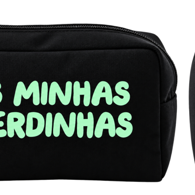 Necessaire preta com fecho zip e frase em verde claro