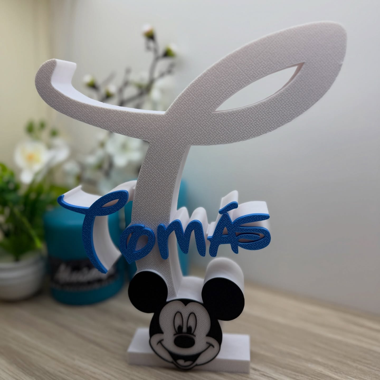 Letra Mickey Escultura decorativa com letra T e nome Tomás em azul com Mickey Mouse