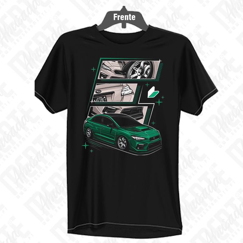 Subaru T-shirt preta com desenho de carro verde estilizado e detalhes