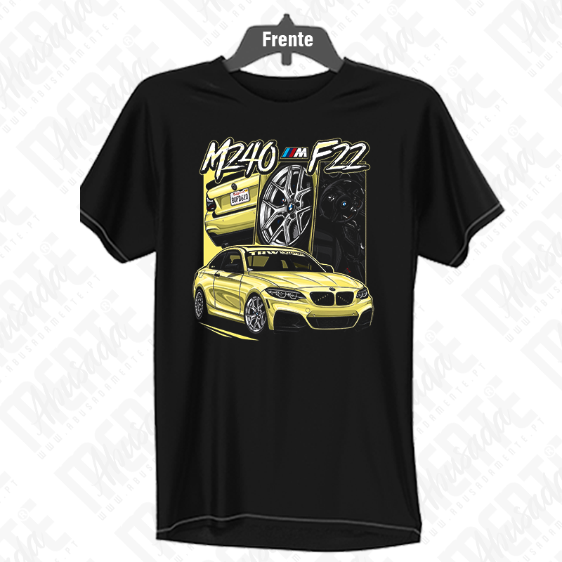 BMW M240 F22 T-shirt preta com estampa de carro BMW amarelo e texto M240i F22.