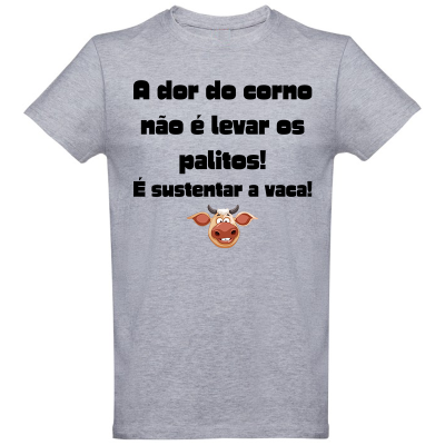 T-shirt cinza com texto e imagem de vaca na frente