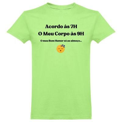 T-shirt verde clara com texto e emoji a dormir