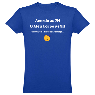 T-shirt azul com texto branco e emoji amarelo a dormir