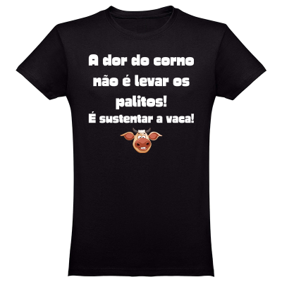 T-shirt preta com texto e ilustração de vaca no peito