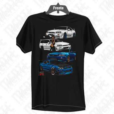 T-shirt preta com estampado de carros de desporto Nissan GT-R e figura feminina