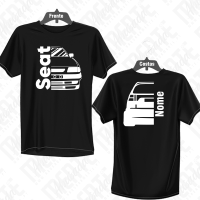 T-shirt preta com estampas brancas de carro e textos Seat e Meu Nome