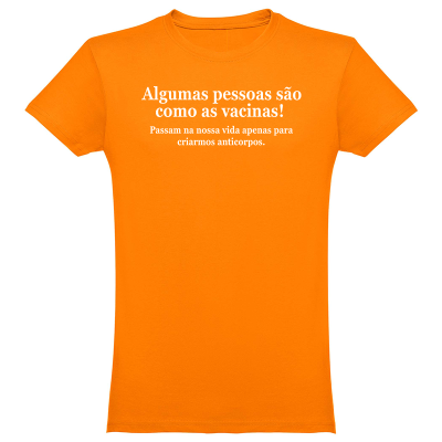 T-shirt laranja com texto branco sobre vacinas