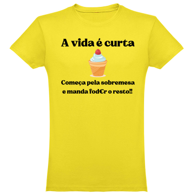 T-shirt amarela com texto e imagem de sorvete