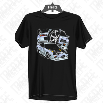 T-shirt preta com desenho de carro desportivo prateado e detalhes