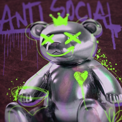 Ursinho prateado com detalhes neón verdes e texto ANTI SOCIAL em fundo roxo