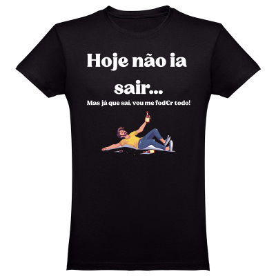 T-shirt preta com texto em português e personagem desenhado deitado no chão com bebidas