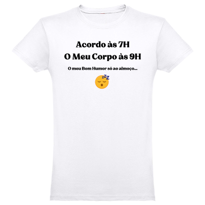 T-shirt branca com texto em preto e emoji a dormir