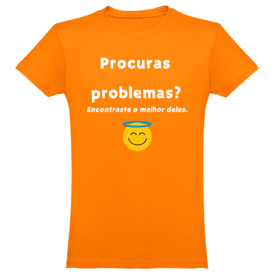 T-shirt laranja com texto e emoji sorridente