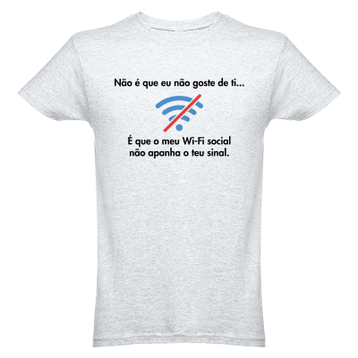 T-shirt cinzenta clara com texto e símbolo Wi-Fi impresso no centro