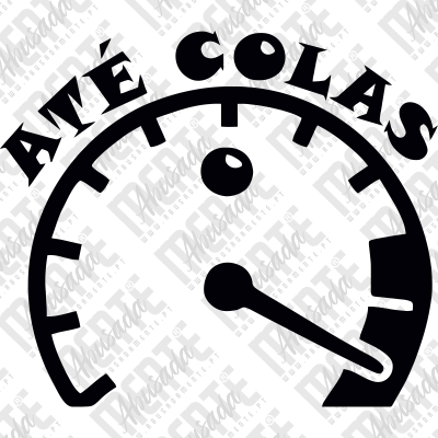 Mostrador de velocímetro preto com texto AMÉ COLAS no topo