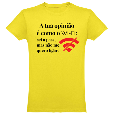 T-shirt amarela com texto e ícone wi-fi vermelho