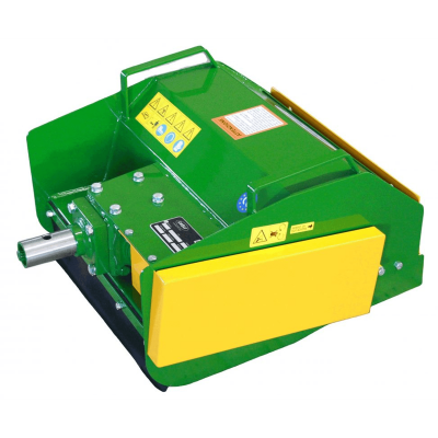 Triturador agrícola verde e amarelo com etiquetas e eixo metálico