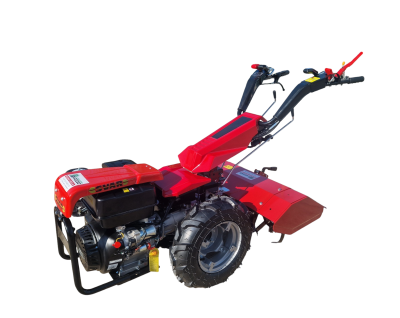 Motoenxada vermelha e preta com pneus grandes em fundo branco