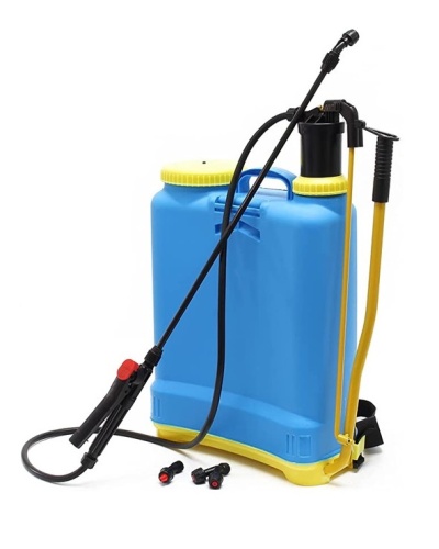 Pulverizador manual de mochila azul e amarelo com lança preta e gatilho vermelho