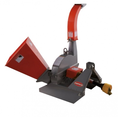 Triturador agrícola cinza e vermelho com marca ROTEC