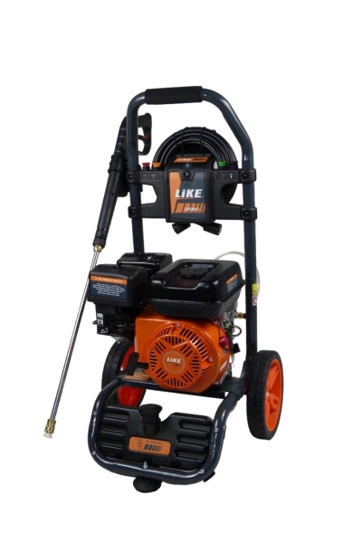Máquina de alta pressão LIKE com motor e rodas laranja e estrutura preta