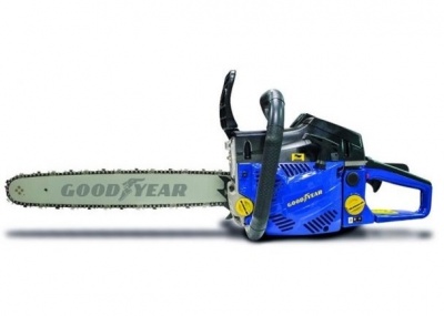 Motosserra azul e preta GOODYEAR com lâmina cinzenta
