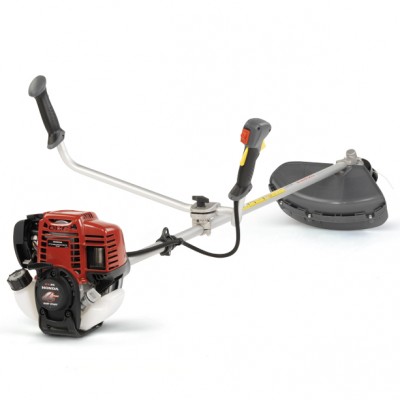 Roçadora com motor vermelho e punhos pretos