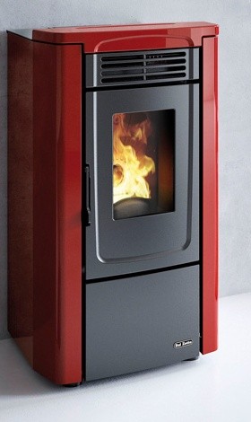 salamandra vermelha com porta cinza e fogo visível