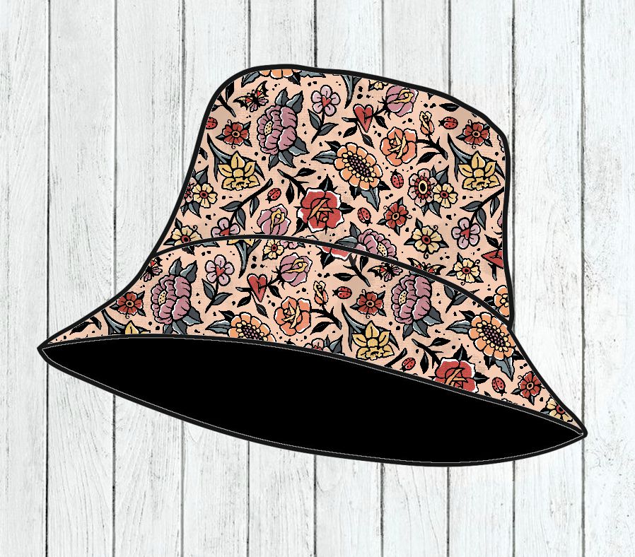 Chapéu tipo balde com padrão floral colorido em fundo bege