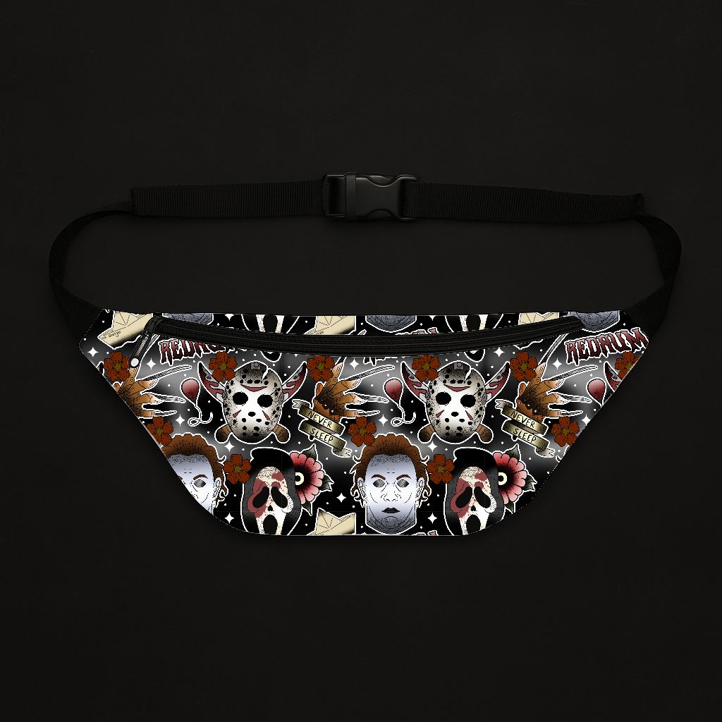 Pochete preta com padrão de máscaras de terror e cinto ajustável